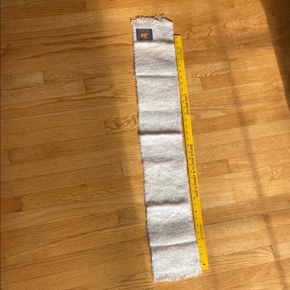 The Edinburgh Woolley mill 100% pure new wool Scarf - Picture 1 of 4